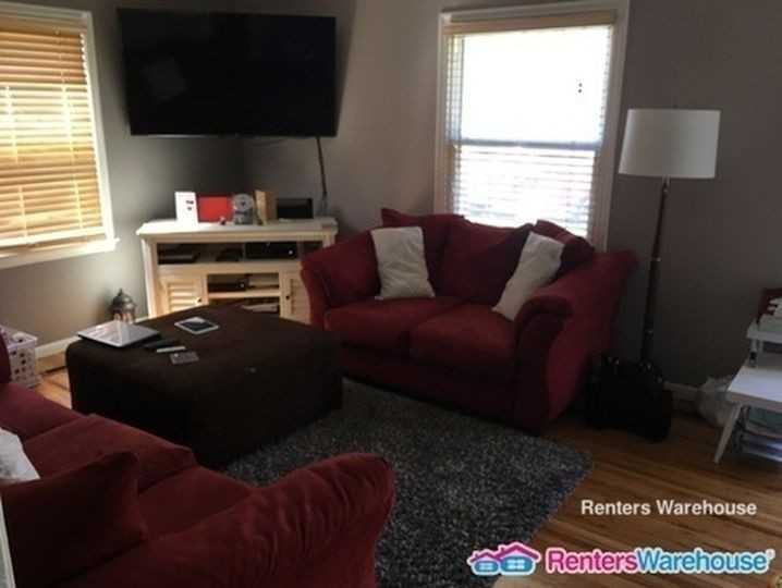 2905 Blackstone Ave - Photo 3 of 12