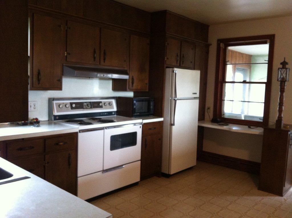 577 Noble Rd - Photo 3 of 8