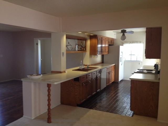 11701 Versailles Ave NE - Photo 3 of 11