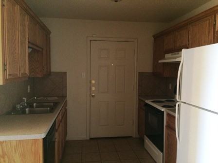 2914 Starlight Dr - Photo 3 of 11