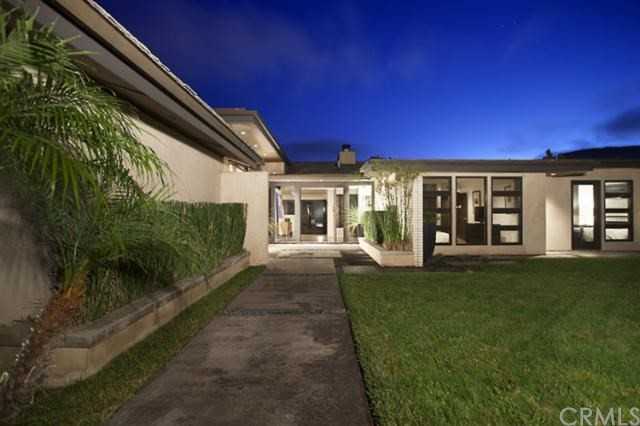 4515 Surrey Dr - Photo 3 of 24