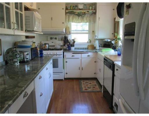 2 Dodds Ln - Photo 3 of 10