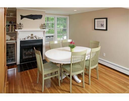 30 Williamsburg Ln - Photo 3 of 7