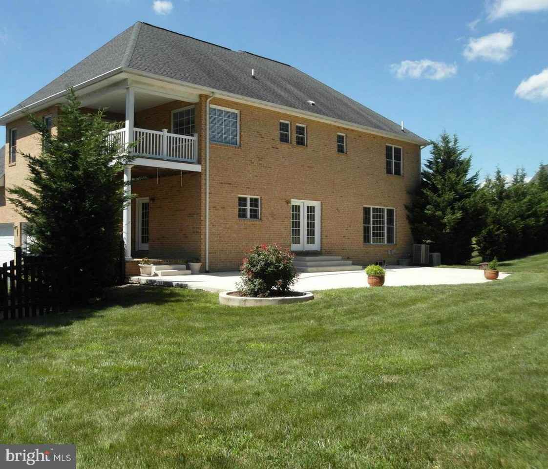 11201 Shalom Ln - Photo 2 of 9