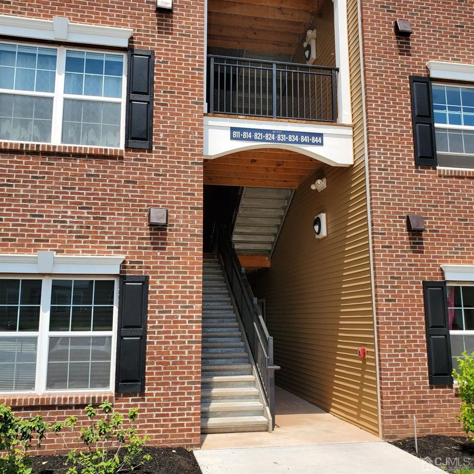 824 Strassle Way - Photo 2 of 24