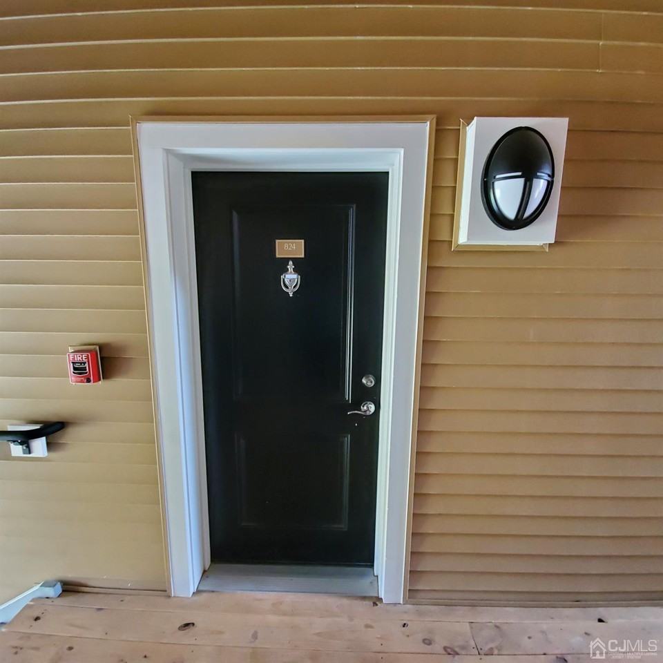 824 Strassle Way - Photo 3 of 24