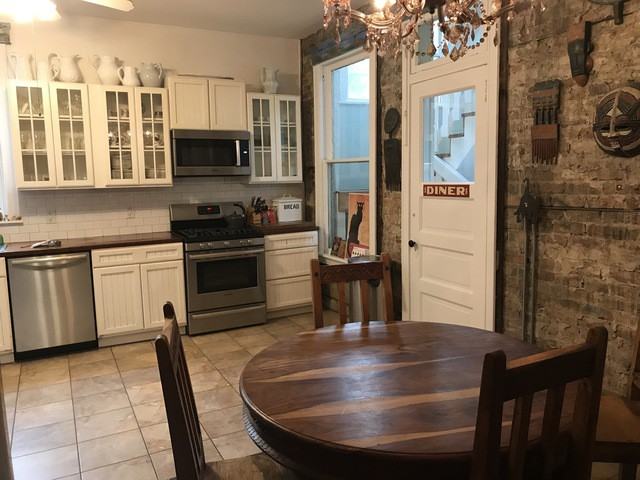 2113 W Walton St - Photo 2 of 17