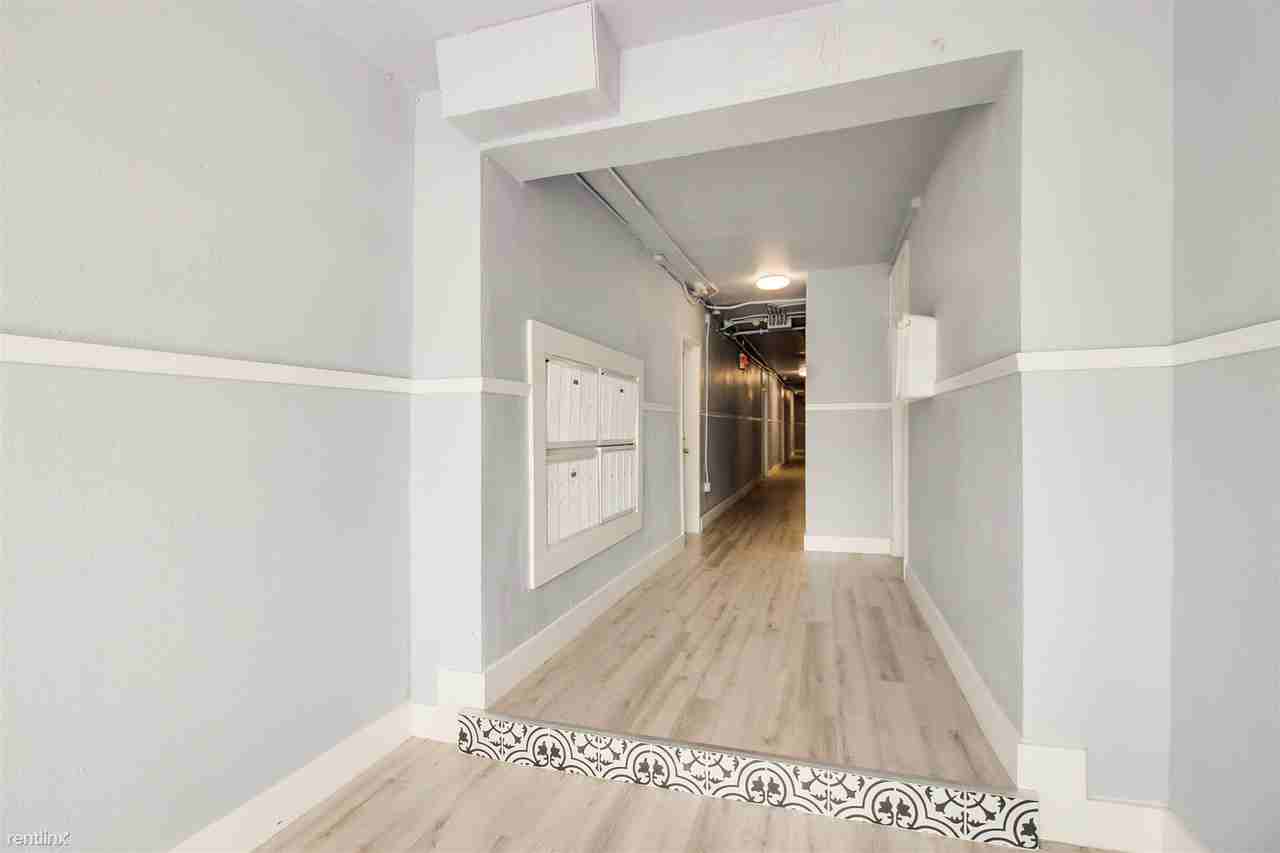 967 SW 5th St - Photo 2 of 7