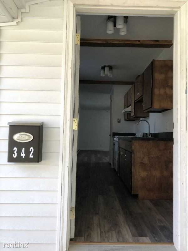 340 S Washington St 342 - Photo 2 of 4