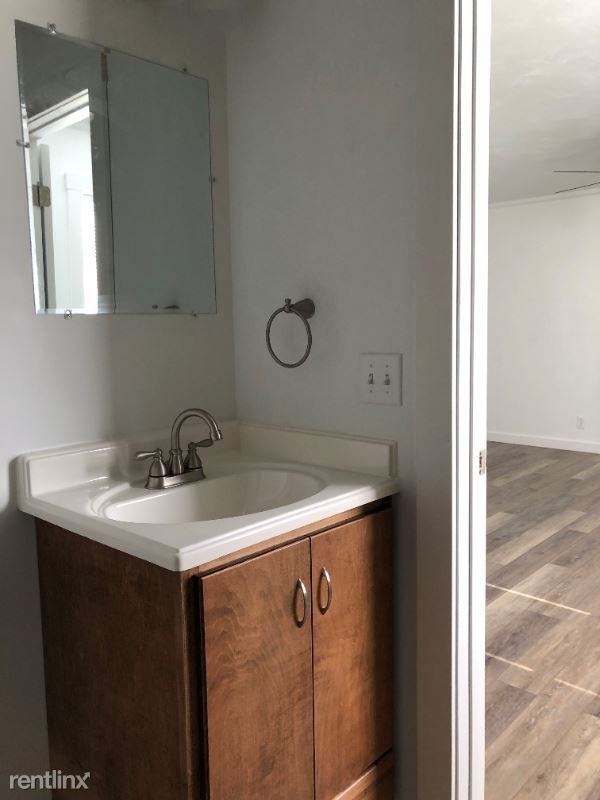 340 S Washington St 342 - Photo 3 of 4