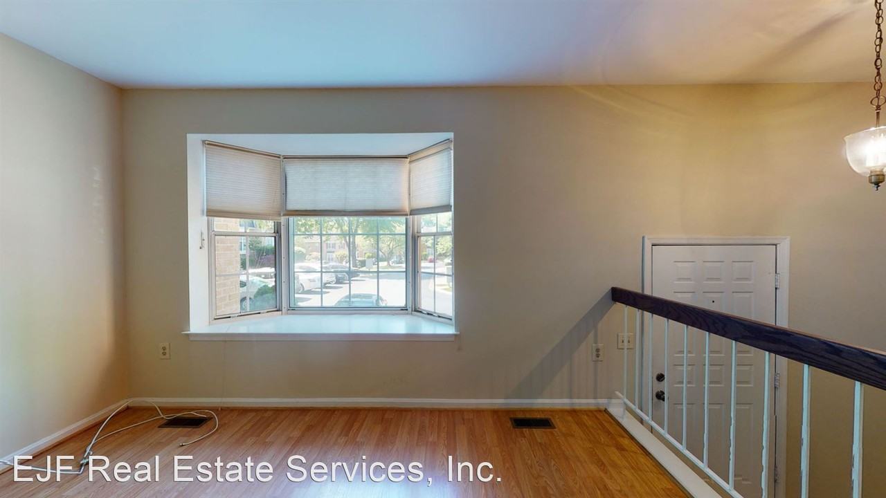 1949 Flowering Tree Ter - Photo 2 of 35