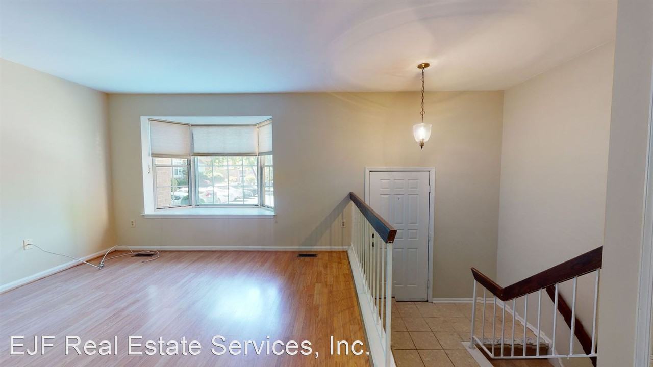 1949 Flowering Tree Ter - Photo 3 of 35