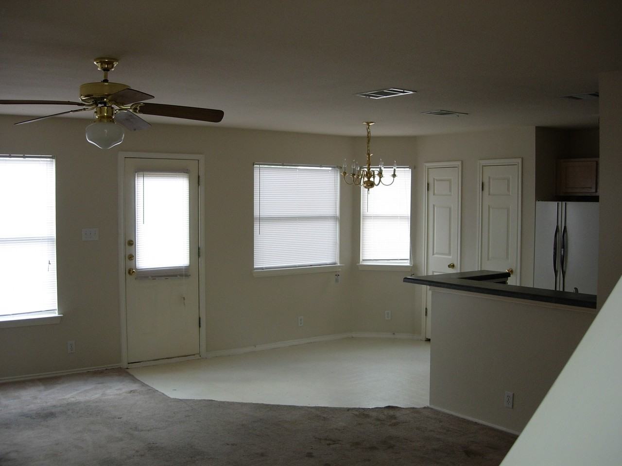100 Cedargrove - Photo 2 of 9