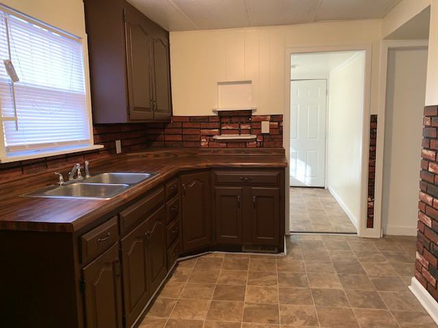 2116 E 67th Ter - Photo 3 of 9