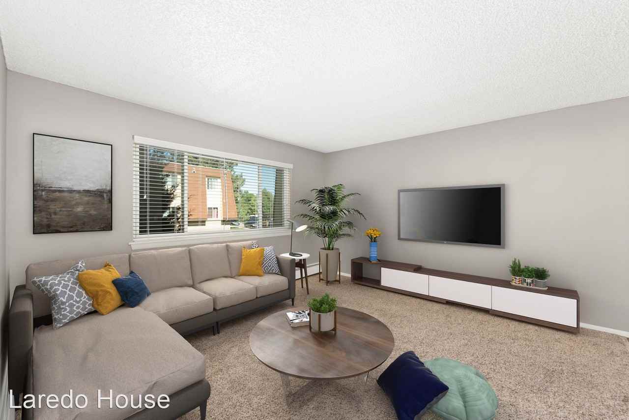 Laredo House - Photo 3 of 23