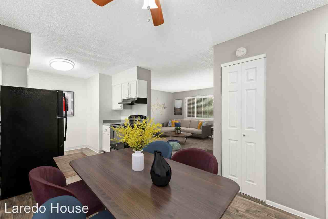 Laredo House - Photo 4 of 23