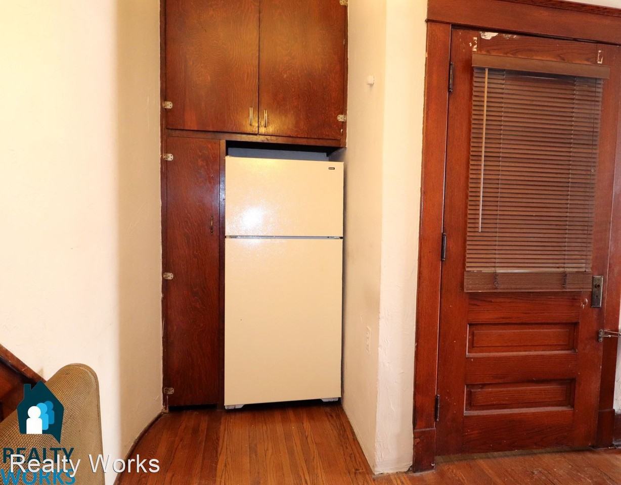 1748 South Street - Photo 3 of 7