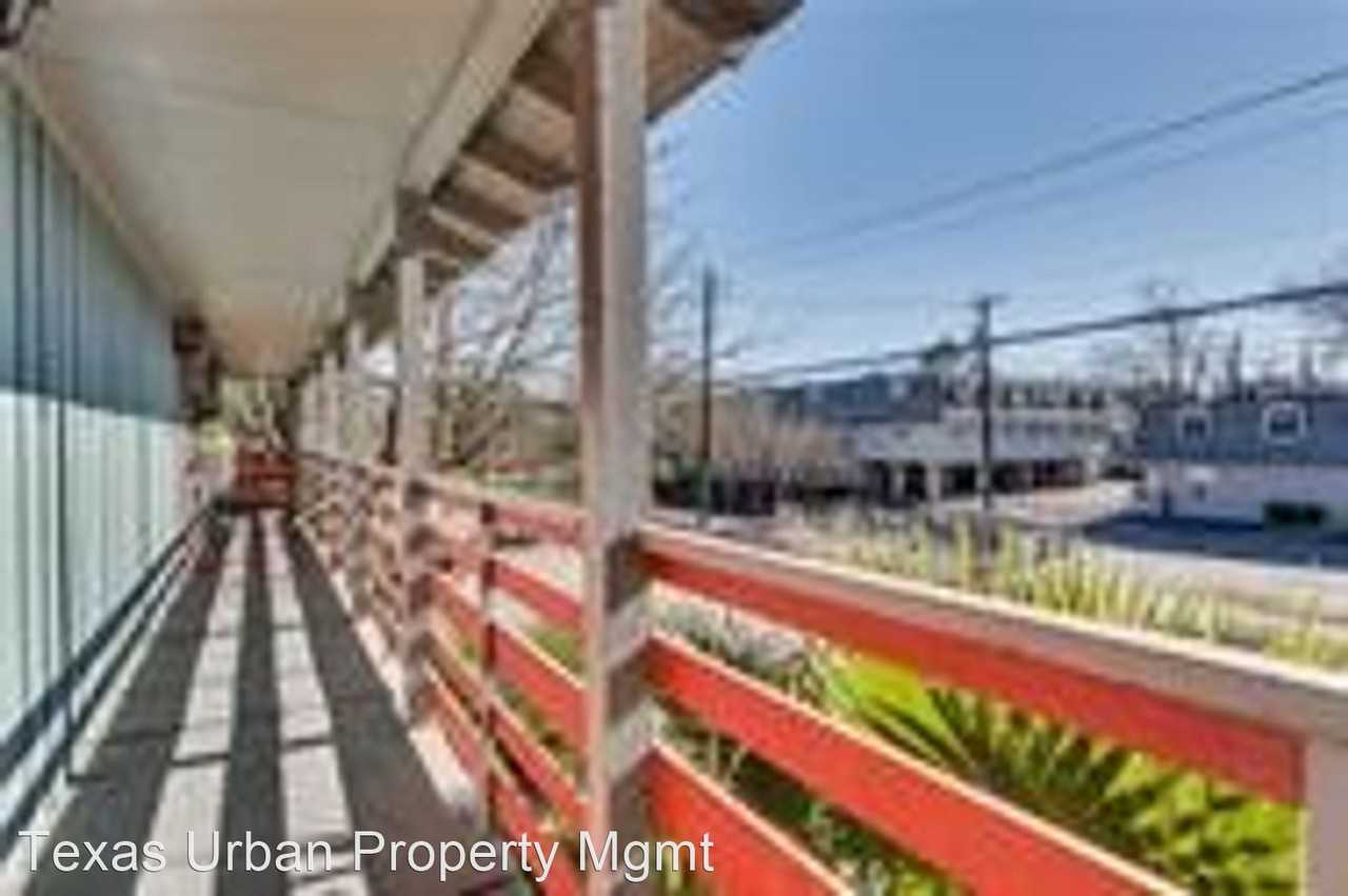 4501 Speedway - Photo 3 of 5