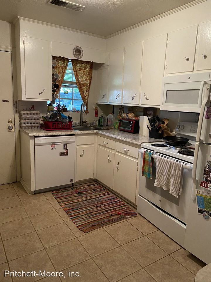 2001 20th St A-B - Photo 2 of 8