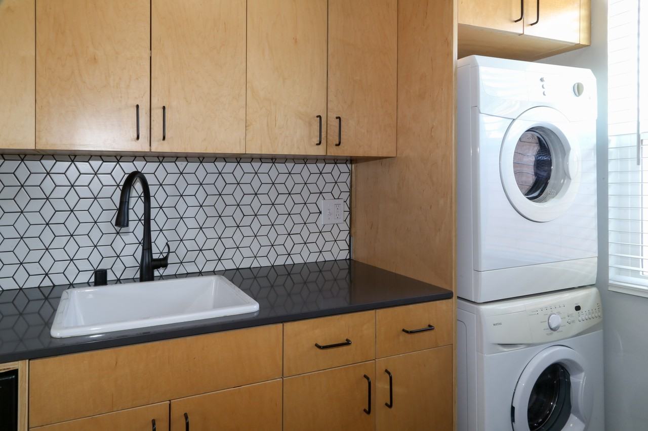 Blu on Burns - Photo 2 of 11