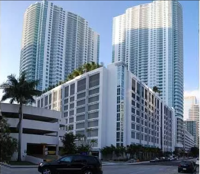 The Plaza at Brickell - Photo 2 of 5