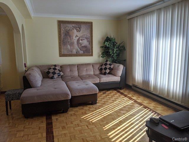 5120 Rue de Chambord - Photo 2 of 11