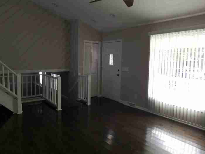 105 Woodbridge Dr - Photo 3 of 39