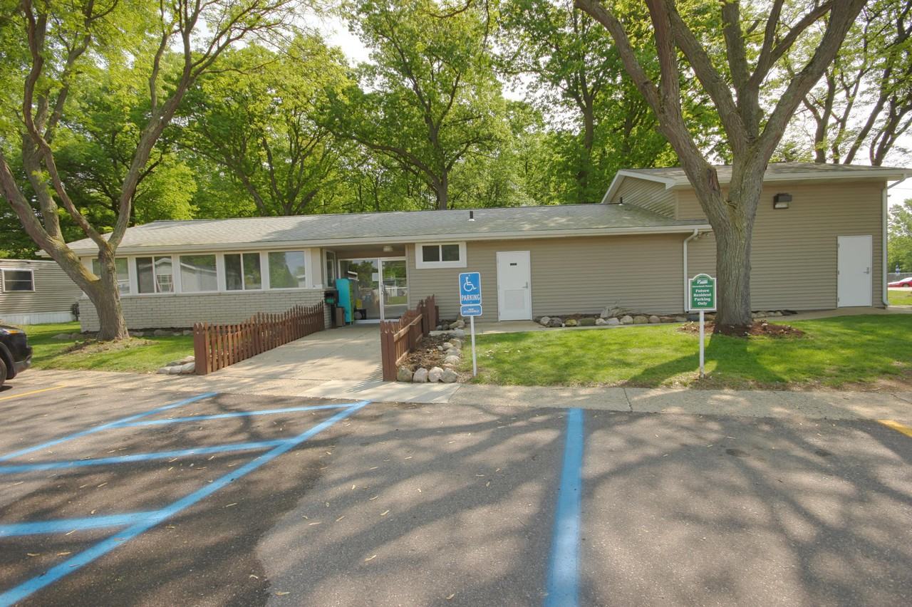 Groveland Manor Homes 13318 Dixie Hwy, Holly, MI 48442 Zumper