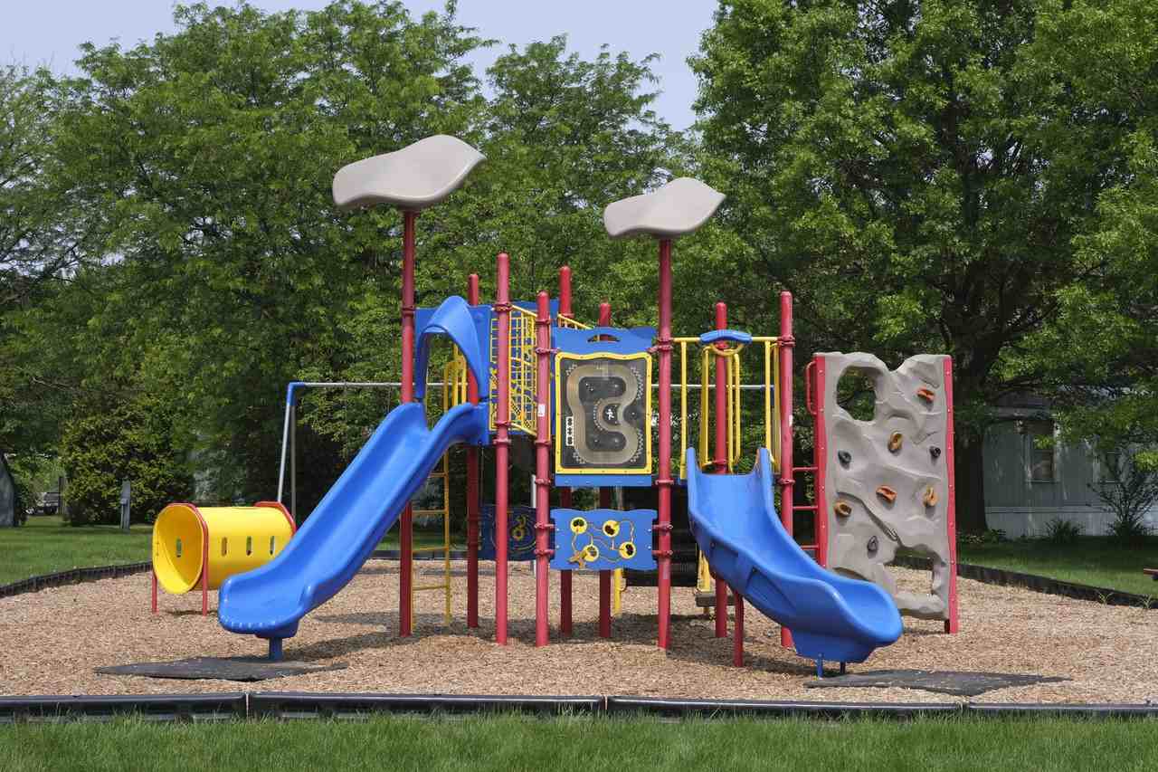 Hoosier Estates - Photo 2 of 4