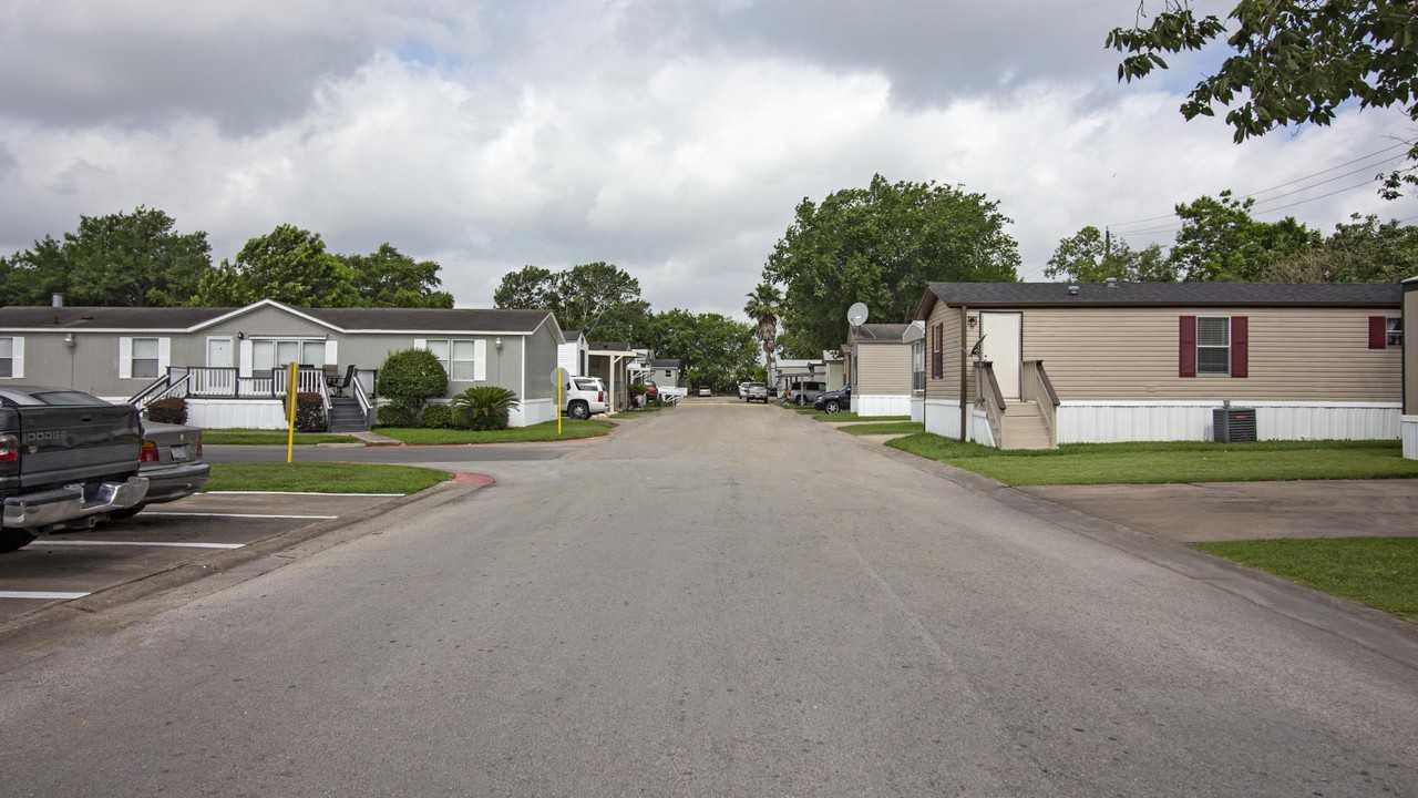 Woodland Estates (TX) - Photo 2 of 6