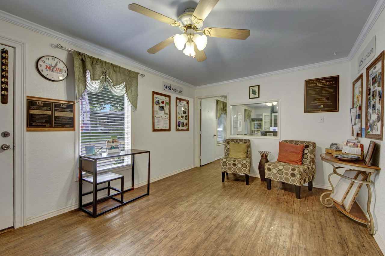 The Oaks at Arlington Homes 2501 W Sublett Rd, Arlington, TX 76017