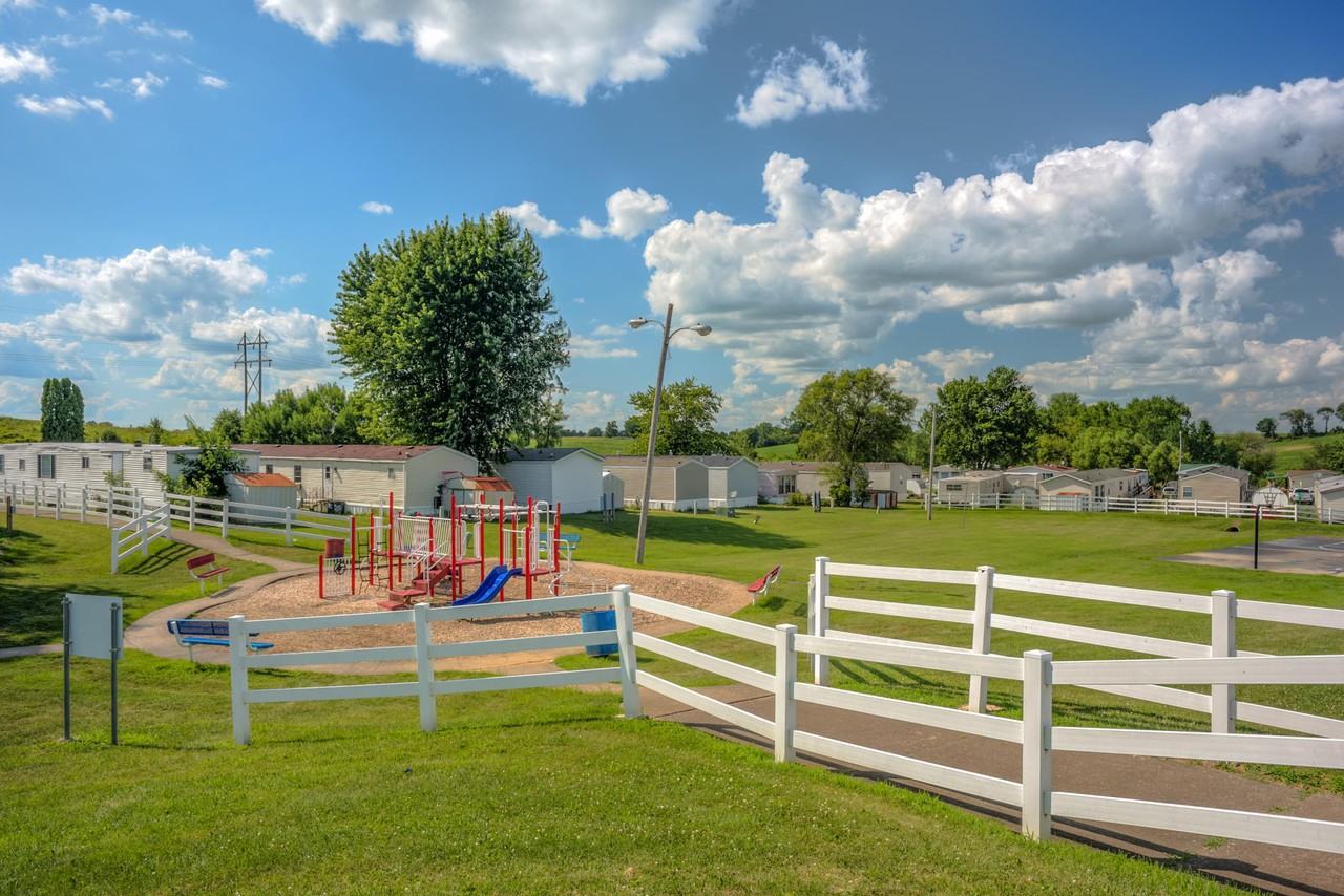 Five Seasons Davenport - Photo 3 of 7