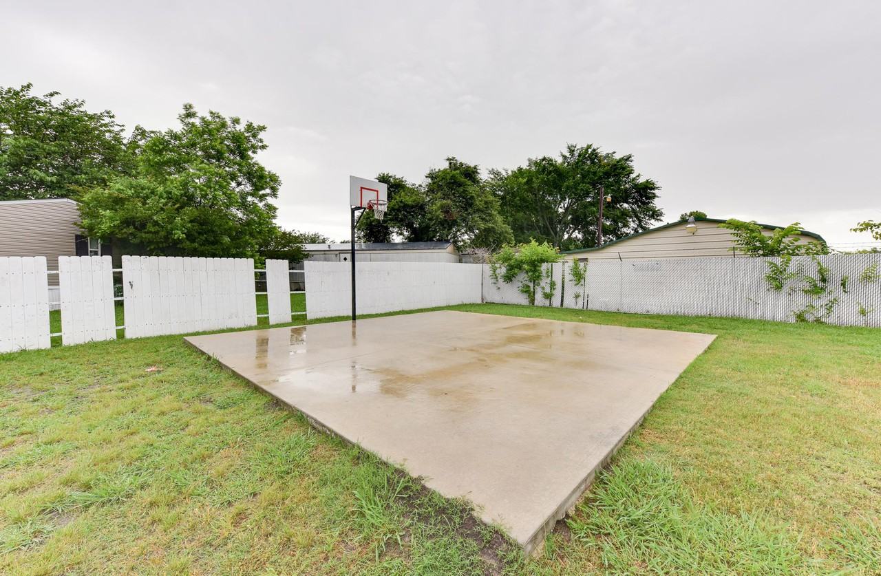 Terrell Crossing - Photo 2 of 4