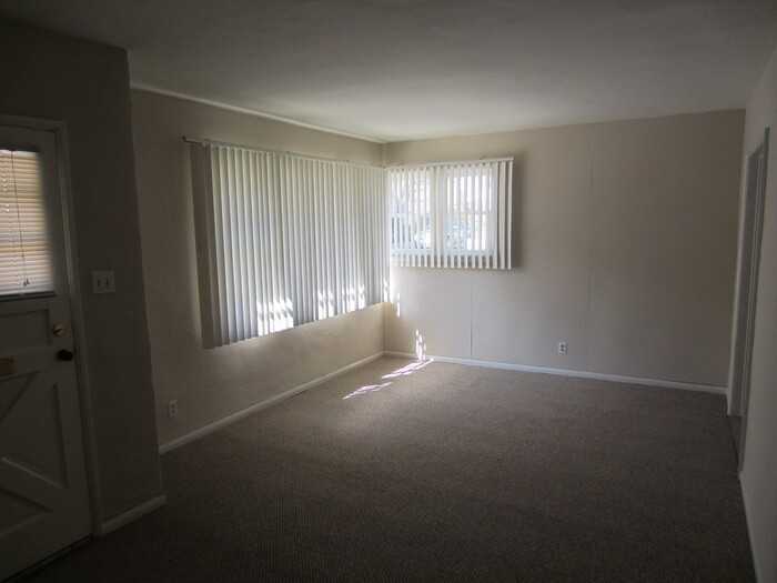 1460 Landing Ave - Photo 3 of 15