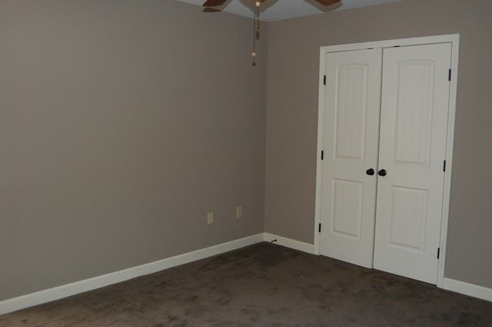 13642 Oak Valley Dr - Photo 2 of 12