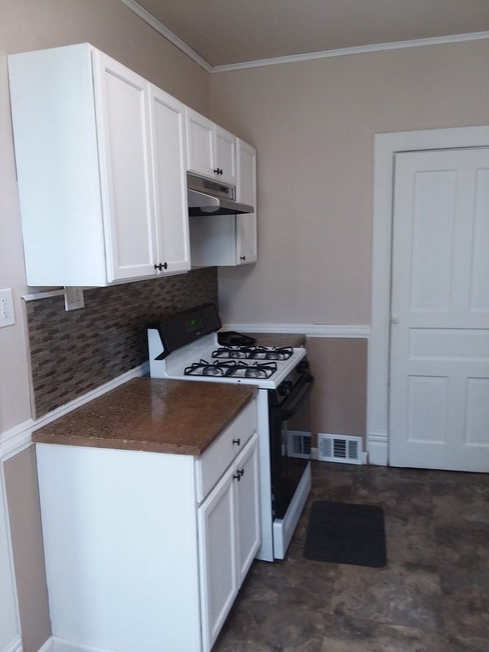 860 6th Ave - Photo 3 of 26