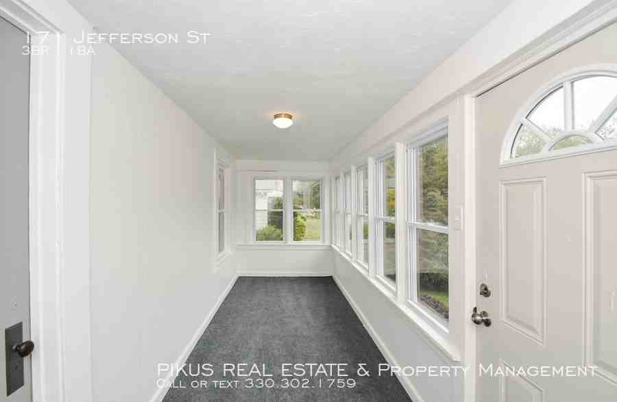 171 Jefferson St E - Photo 3 of 10