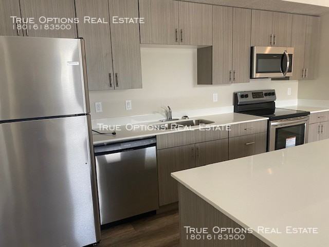 142 E 700 South- 1 #1 - Photo 2 of 36