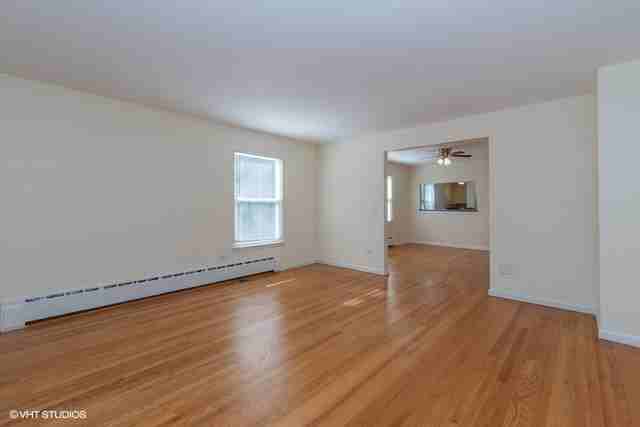 246 Highwood Ave - Photo 3 of 16