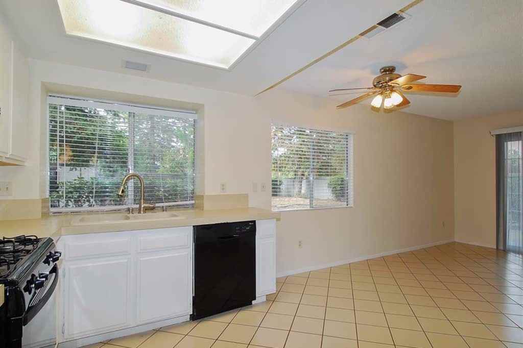 2544 Winston Ct - Photo 3 of 19