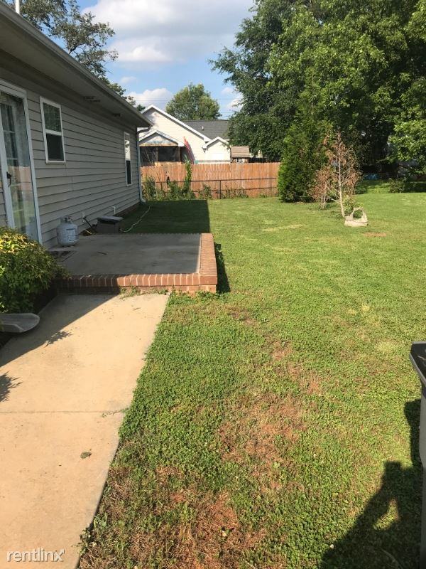 420 Oconner Ct - Photo 3 of 32