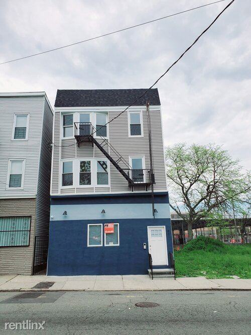 61 16th Ave - Photo 3 of 6