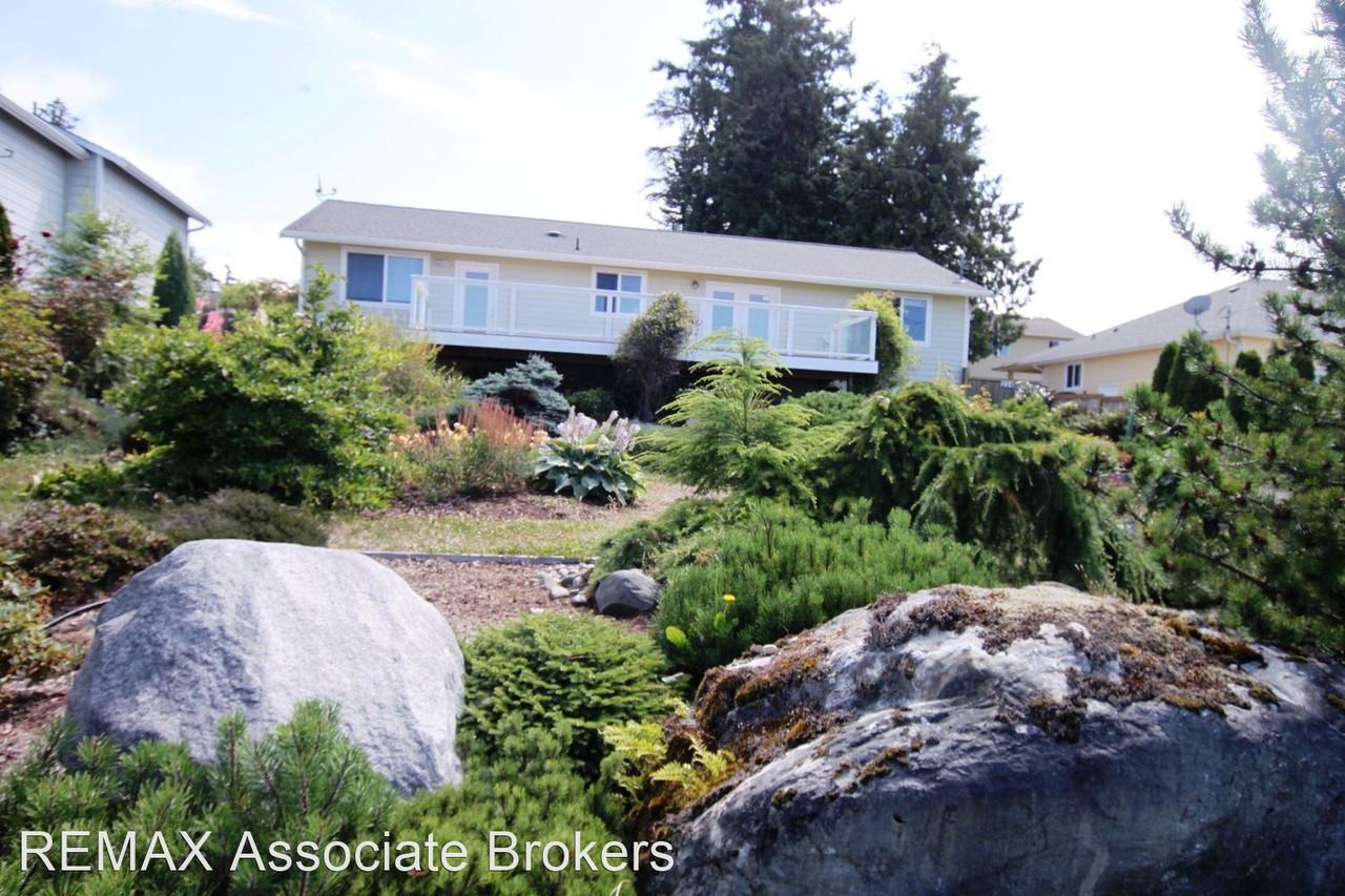 324 Burke Drive - Photo 2 of 16