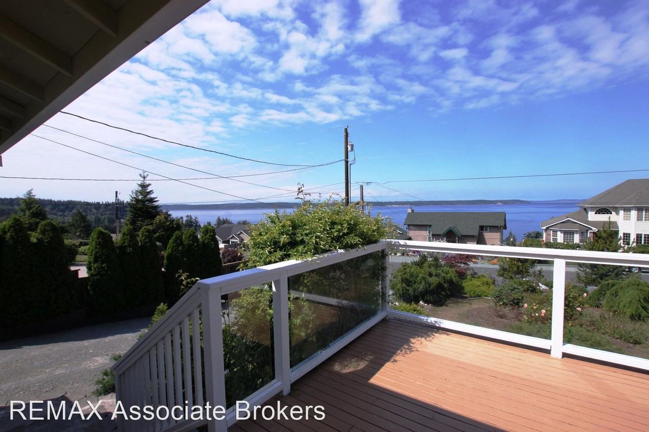 324 Burke Drive - Photo 3 of 16