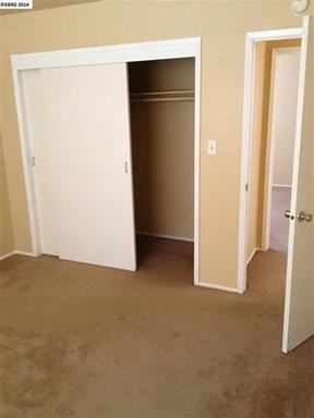 2558 Shamrock Dr - Photo 3 of 7