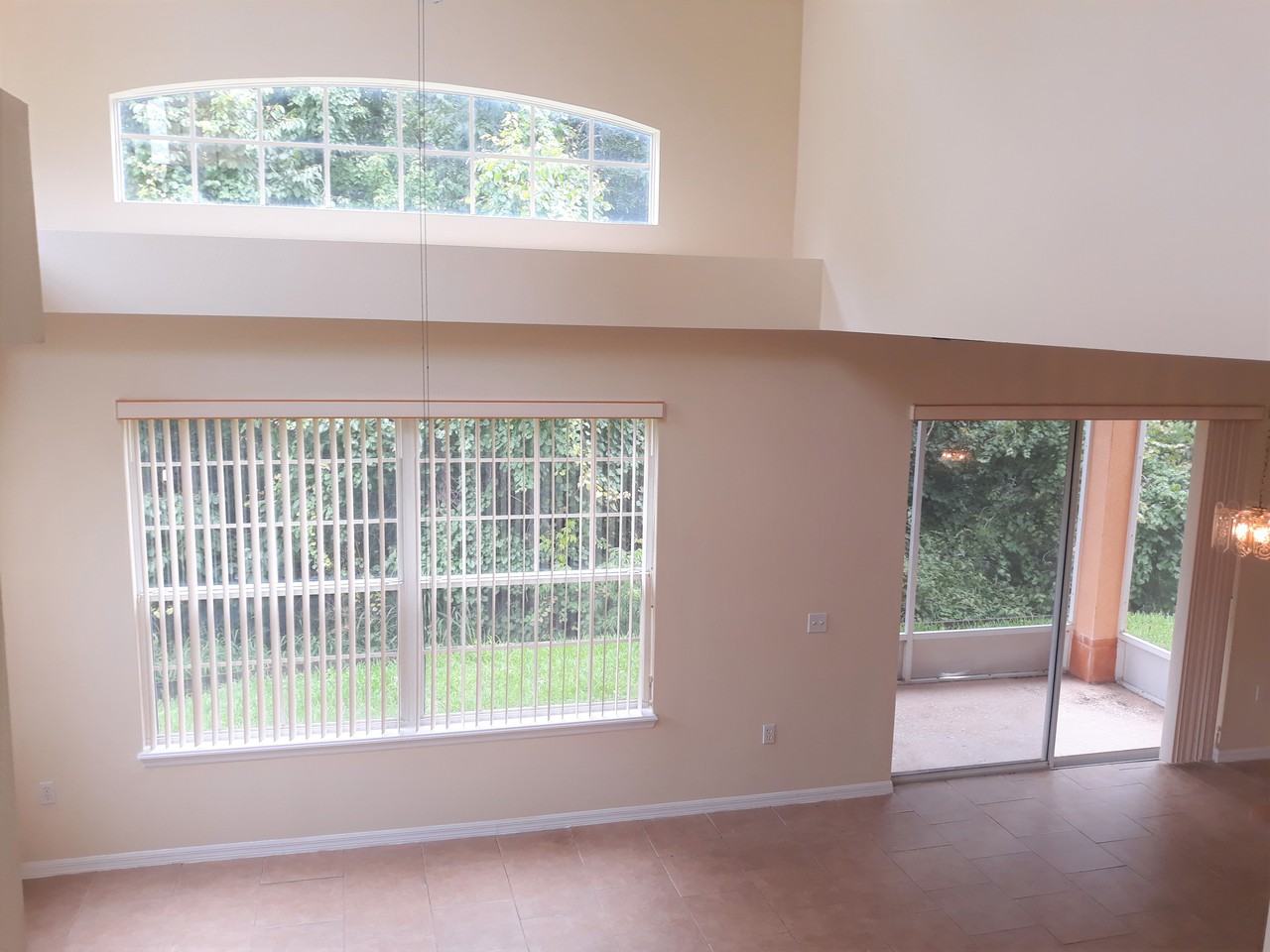 356 Monroe Cir - Photo 3 of 7