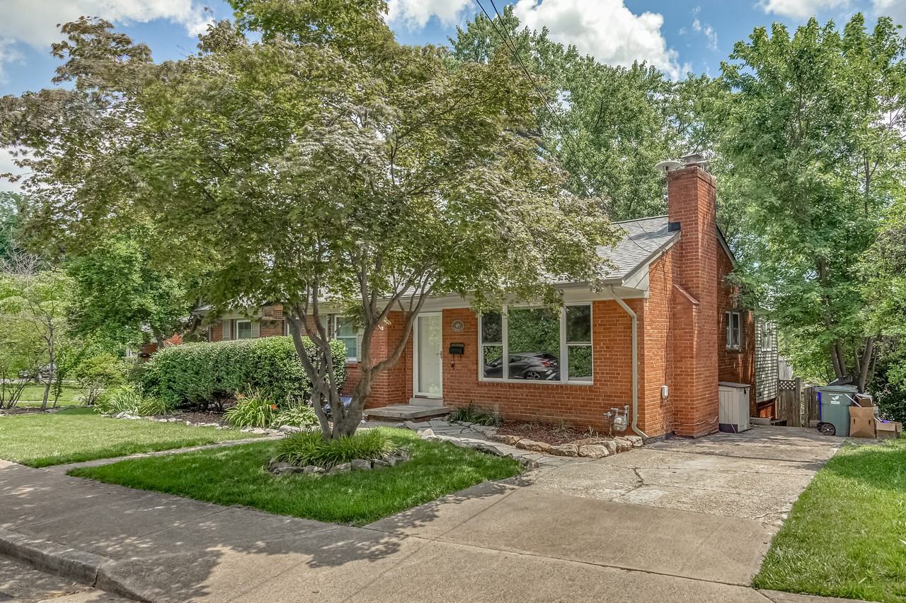 871 N Madison St - Photo 2 of 41