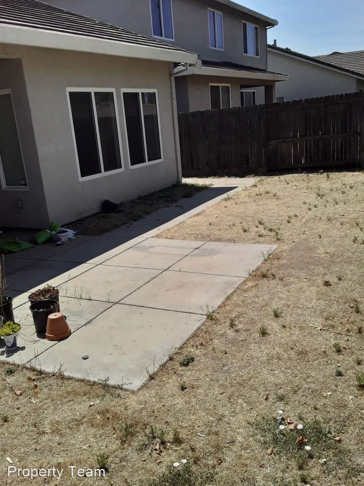 3577 Santiago Ave - Photo 3 of 4