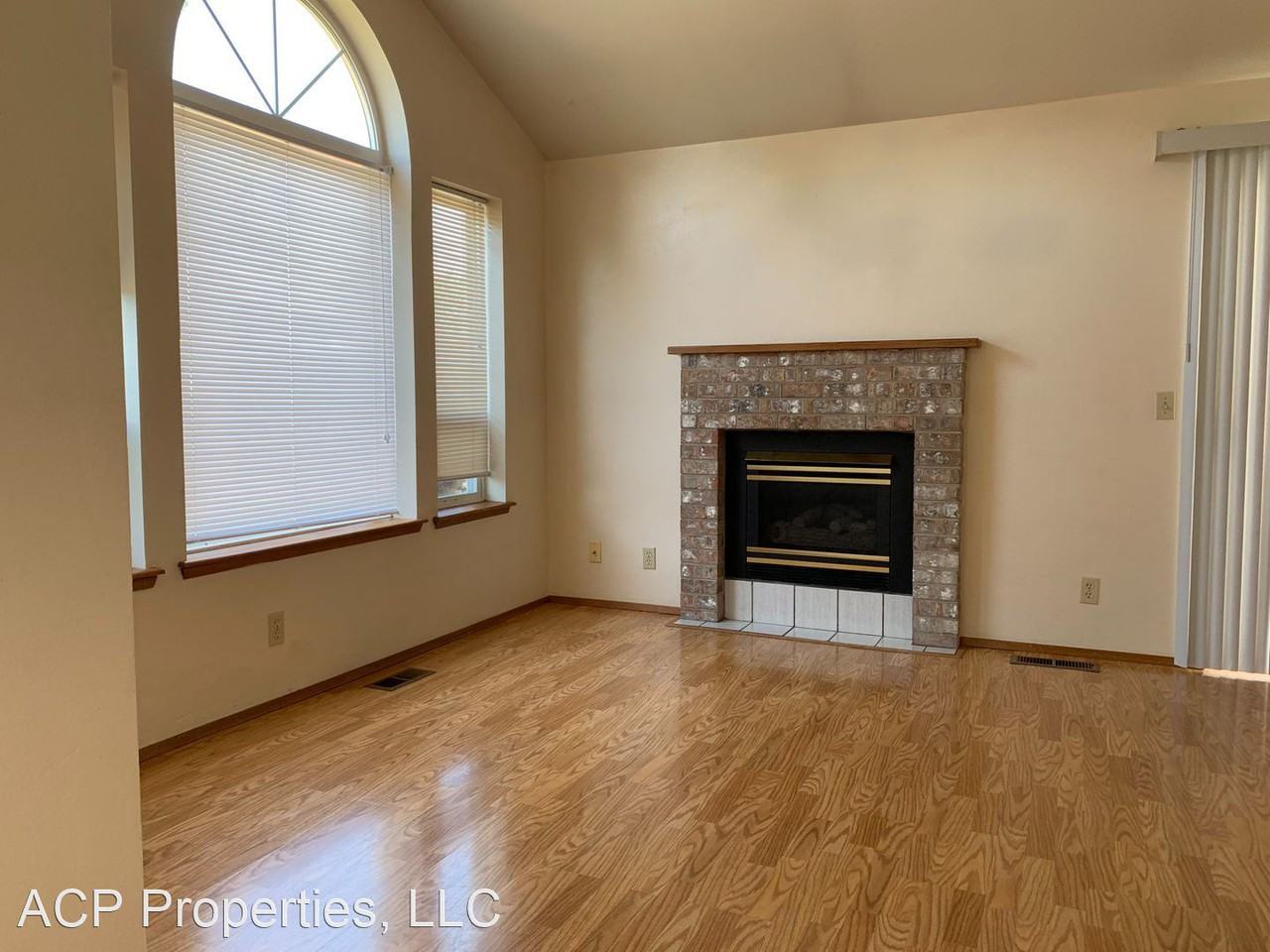 2139 Xenia Ln - Photo 3 of 16