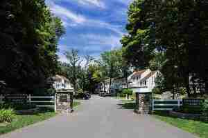 Greenwich Oaks - Photo 2 of 23